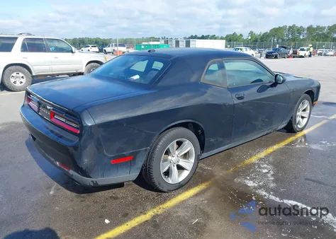 2015 Dodge Challenger Sxt z USA, uszkodzony, nr VIN 2C3CDZAG4FH720749